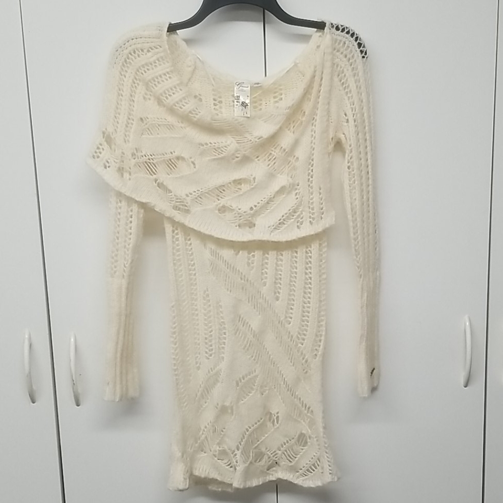 GUESS sweater